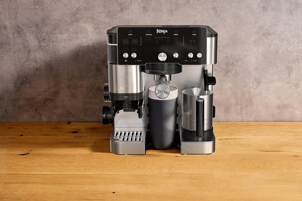 Machine à café Luxe Essential 2-en-1, avec broyeur à grains et mousseur à lait intégrés, ES501EU