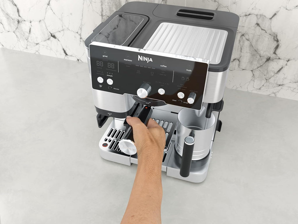 Machine à café Luxe Essential 2-en-1, avec broyeur à grains et mousseur à lait intégrés, ES501EU