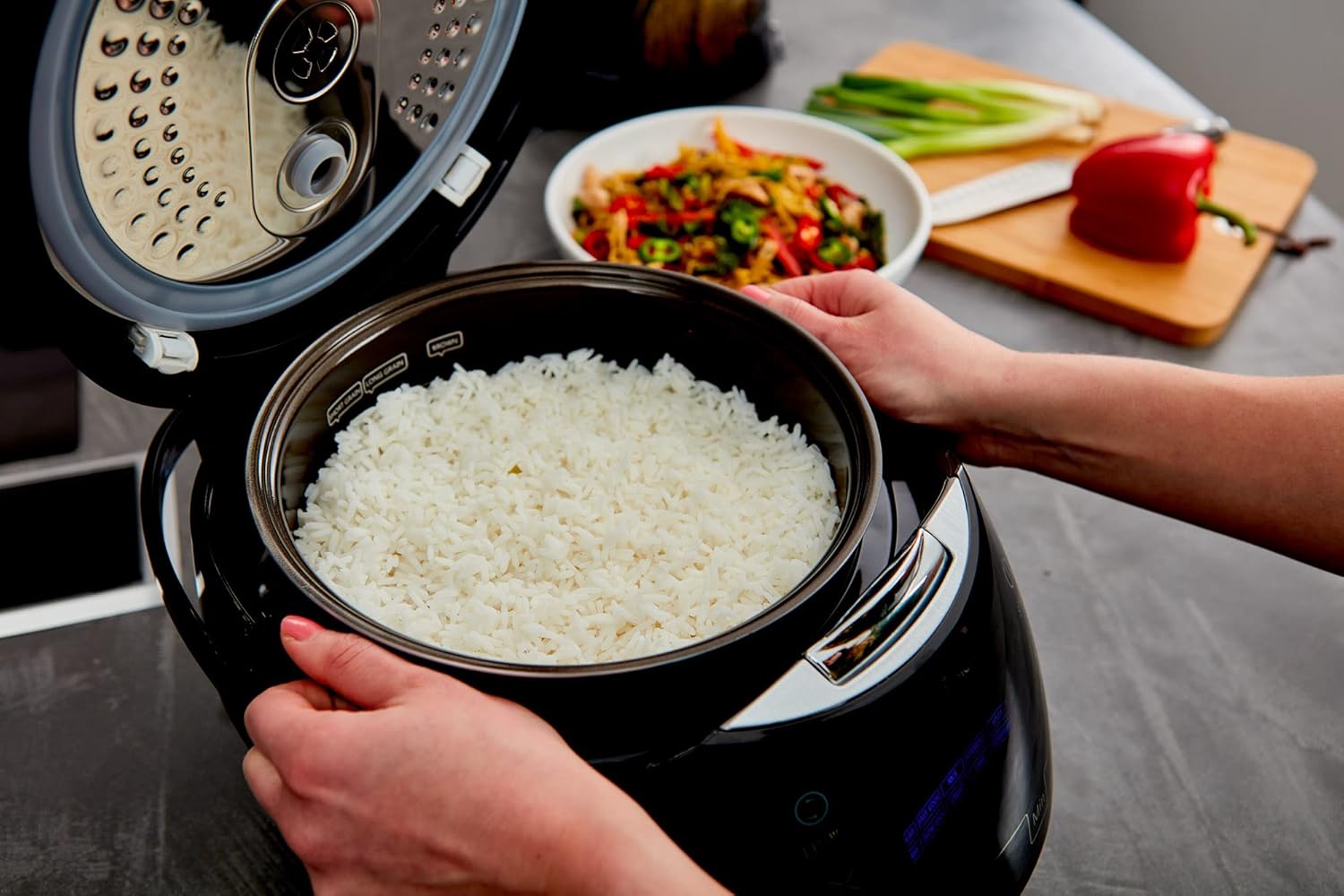 Sakura Cuiseur à riz avec bol en céramique et logique floue avancée, 6 fonctions multicuiseur