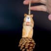 Écureuil en bois sculpté à la main, décoration de Noël rustique, ornement pour arbre
