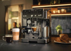 Machine à café Luxe Essential 2-en-1, avec broyeur à grains et mousseur à lait intégrés, ES501EU
