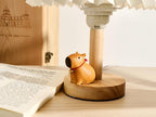 Capybara en bois sculpté à la main avec cloches, décoration de table kawaii