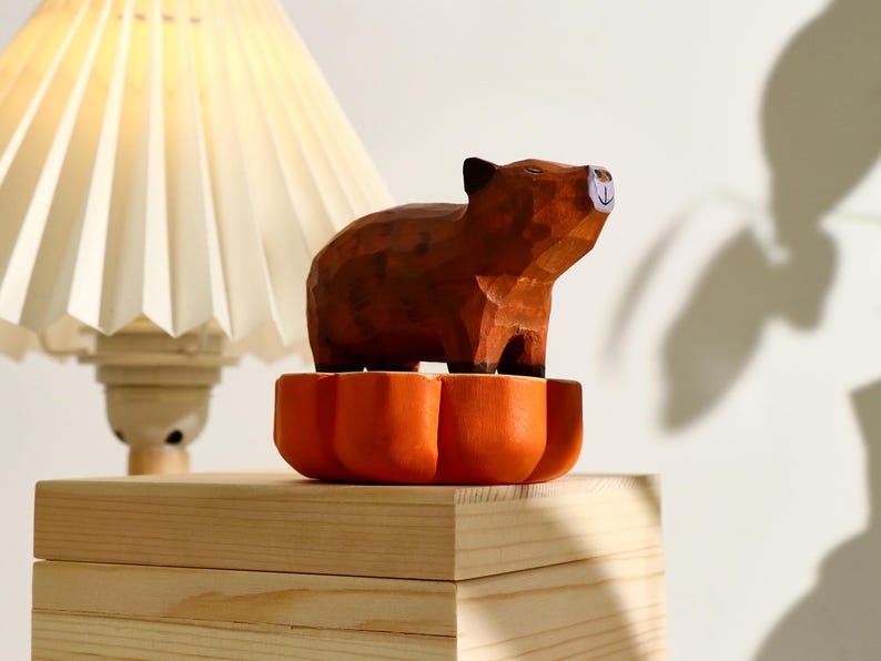 Figurine Capybara en bois sculptée à la main - Décoration minimaliste pour maison et bureau