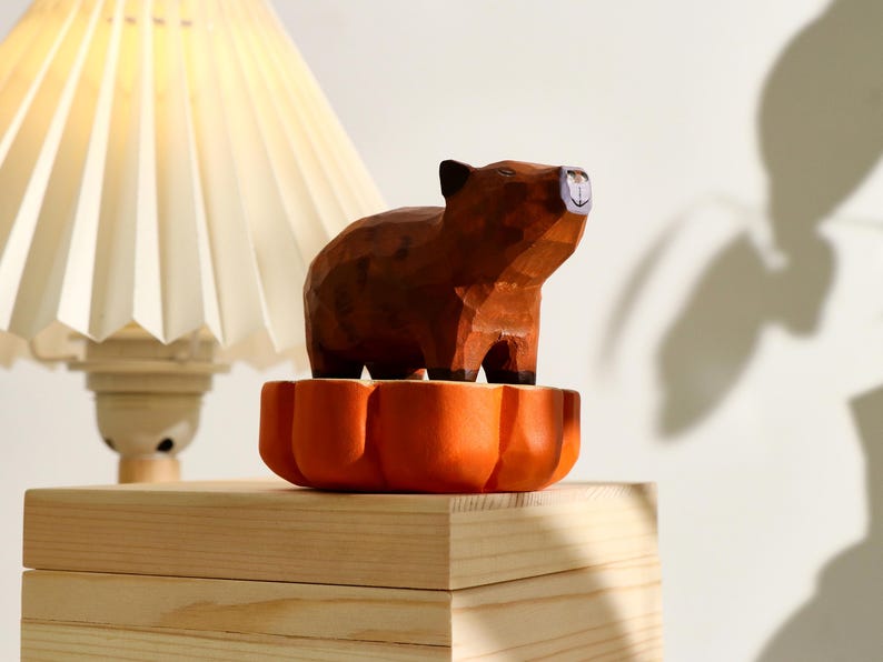 Figurine Capybara en bois sculptée à la main - Décoration minimaliste pour maison et bureau