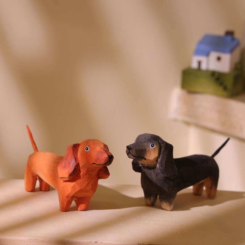 Teckel en bois sculpté à la main, Figurine chien, Décoration étagère