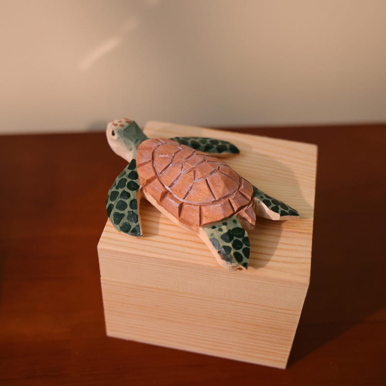 Tortue en bois sculptée à la main, statue de tortue, décoration d'étagère, décoration marine artisanale