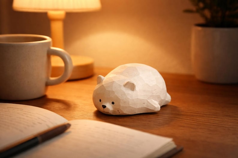 Figurine d'ours en bois sculptée à la main – Décoration minimaliste scandinave