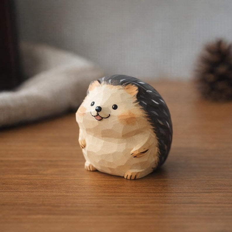 Mini figurine hérisson sculptée à la main - petite décoration de bureau, ornement kawaii