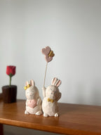 Couple Lapin en Bois Figurine Peinte à la Main 5x9cm Décoration de Pâques