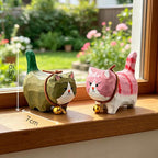 Figurines de chat en bois sculptées à la main - Ensemble de 8 chats peints avec colliers et cloches