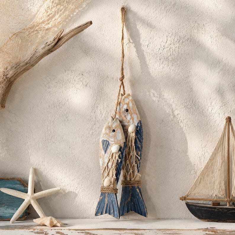 Guirlande de poissons en bois vieilli rustique méditerranéen, décoration murale nautique côtier