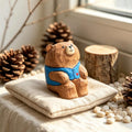 Figurine ours en bois sculptée à la main, ornement de bureau ours gilet bleu, cadeau animal de la forêt