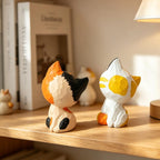 Chat en bois sculpté à la main couple chaton ornement de bureau calicot jaune-blanc